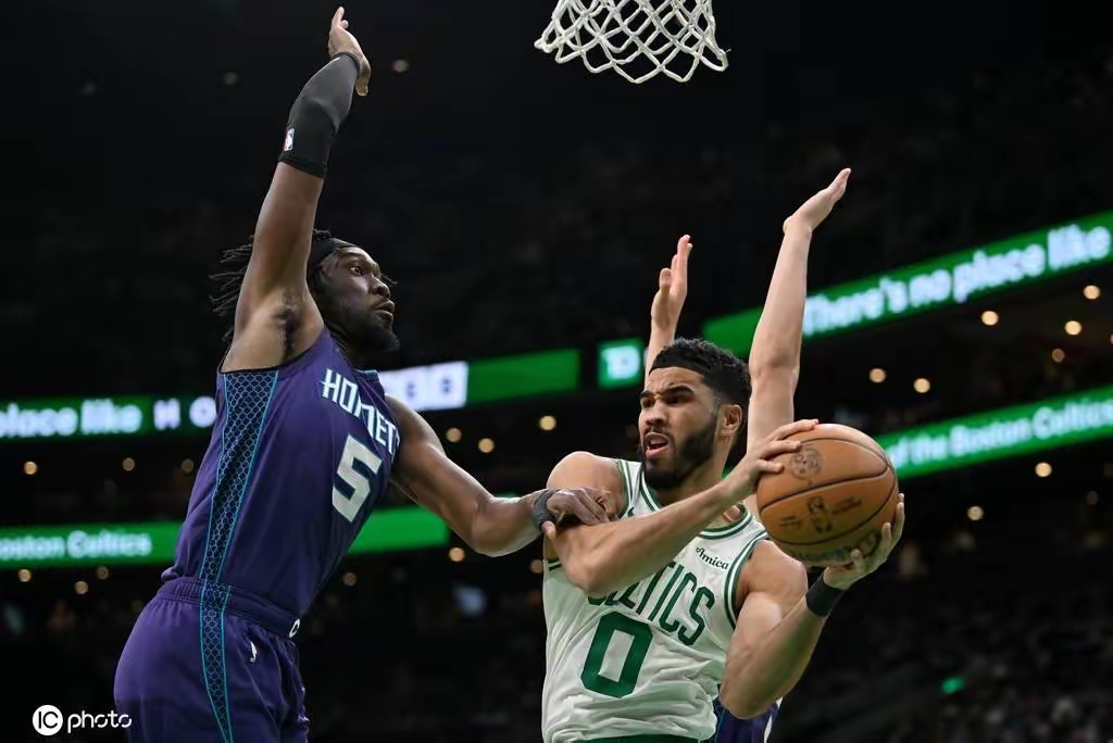 美国男篮逆转凯尔特人，麦科勒姆绝境逆转的简单介绍