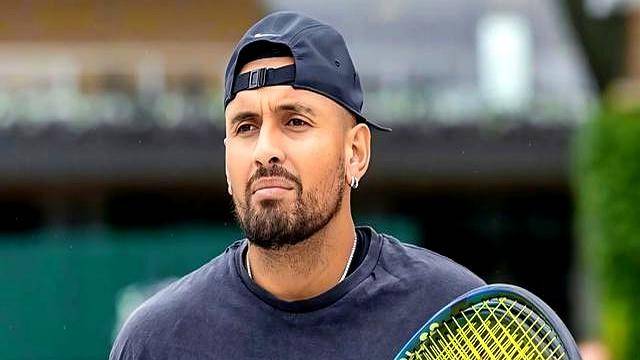 法国网球队鏖战英国网球队，克耶高斯制霸全场