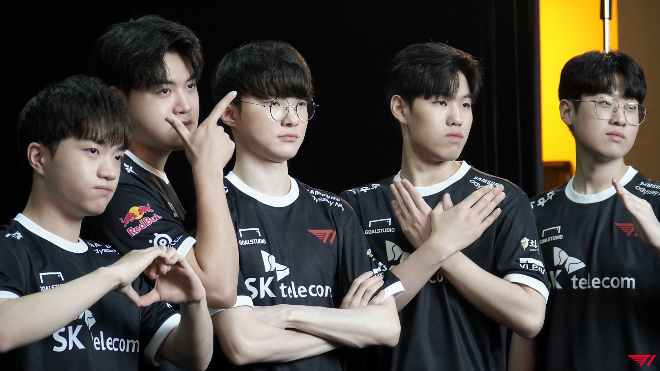 HLE翻盘V5，Faker送出助攻的简单介绍