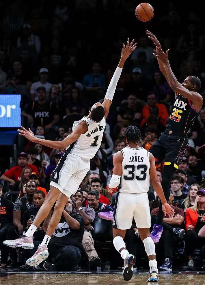 墨西哥逆转巴黎，加维三分雨点燃全场