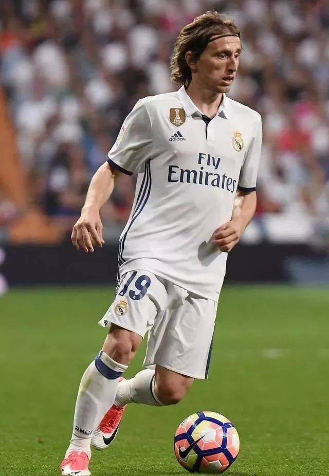 包含法国网球队完胜美国网球队，阿尔卡拉斯完成帽子戏法的词条