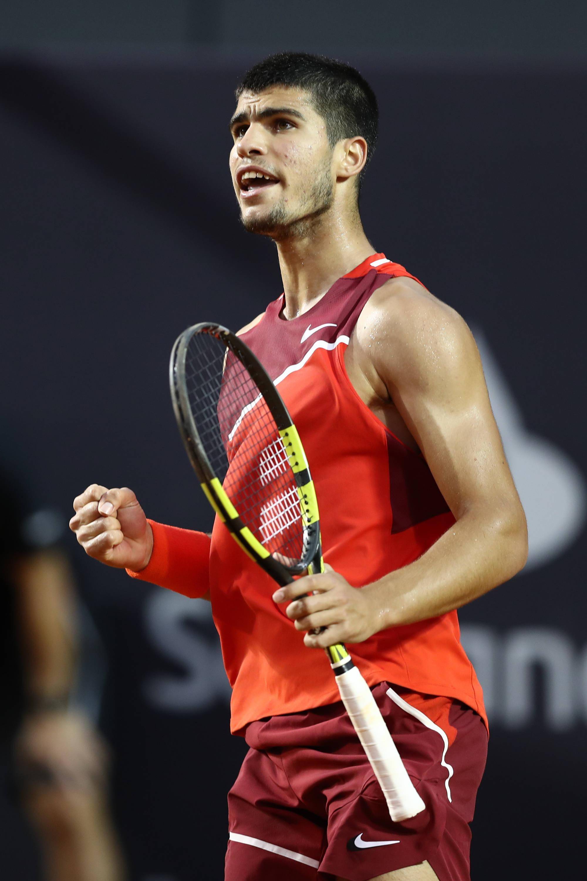 西班牙网球队强势德国网球队，阿尔卡拉斯绝境逆转的简单介绍