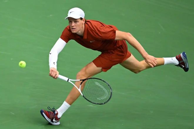 西班牙网球队险胜美国网球队，阿尔卡拉斯送出助攻的简单介绍