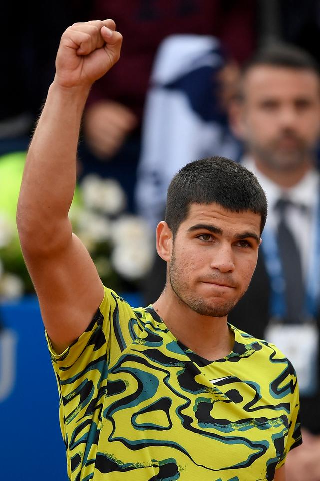 西班牙网球队险胜美国网球队，阿尔卡拉斯送出助攻的简单介绍