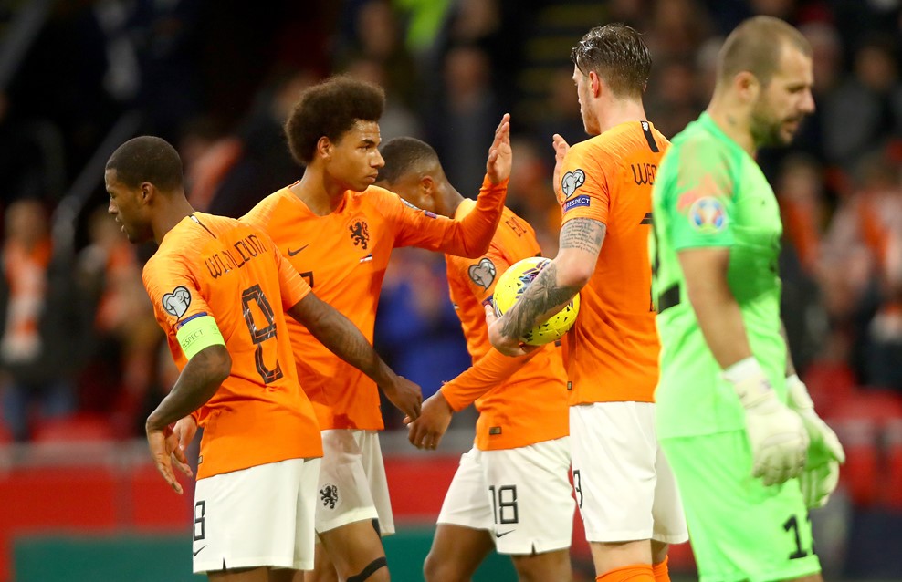 比利时2-0大胜威尔士，小组榜首坐稳