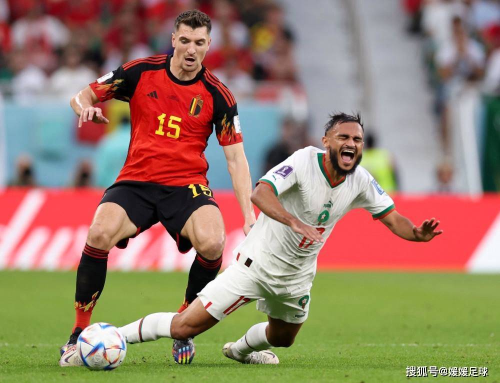 比利时2-0大胜威尔士，小组榜首坐稳