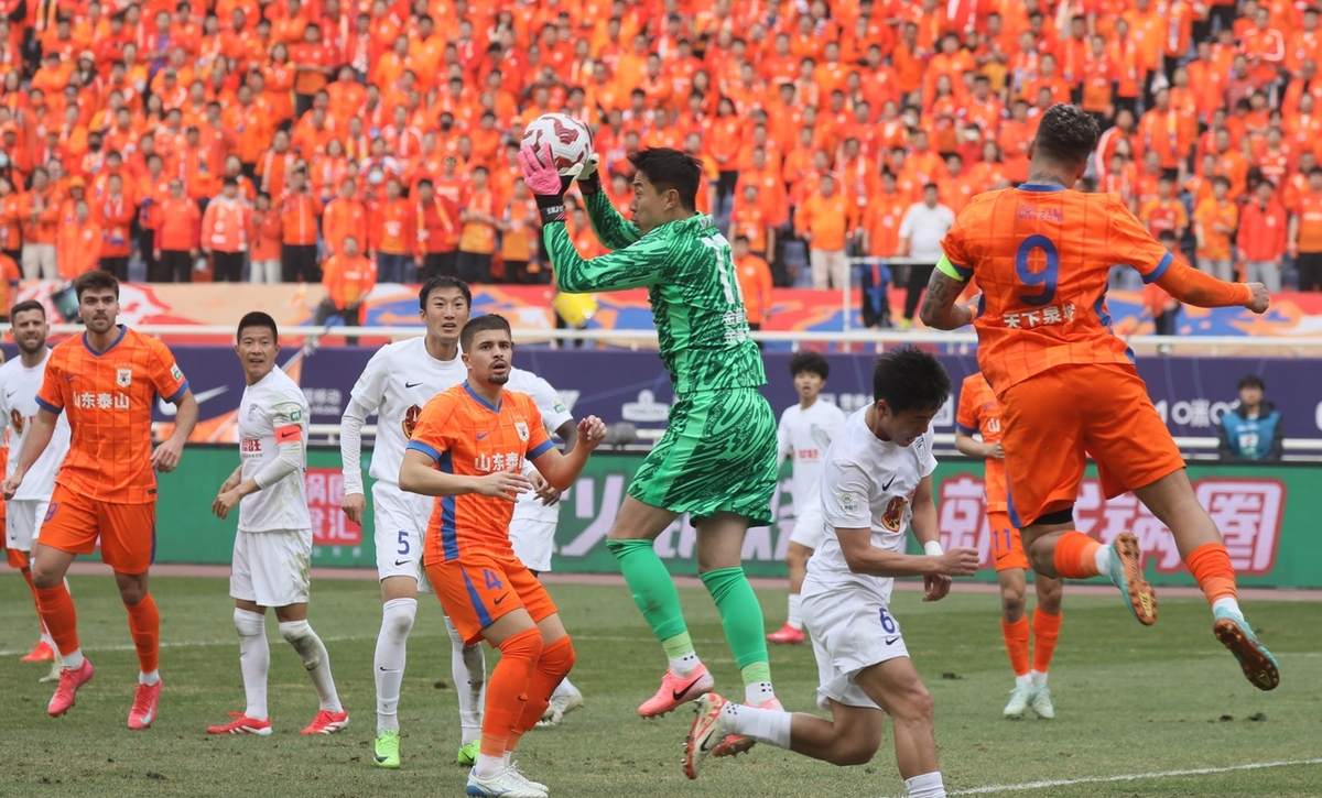 关于精湛技艺的球队在比赛中展现出色表现的信息