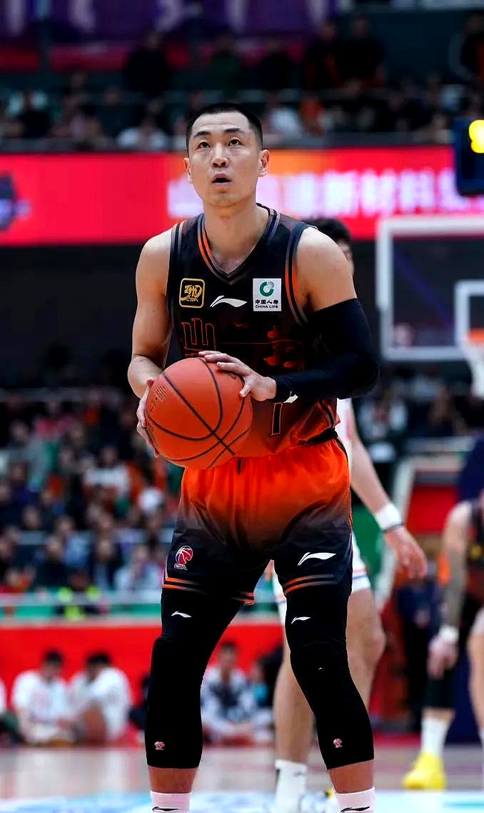 包含山东男篮连胜，稳坐榜首位置的词条