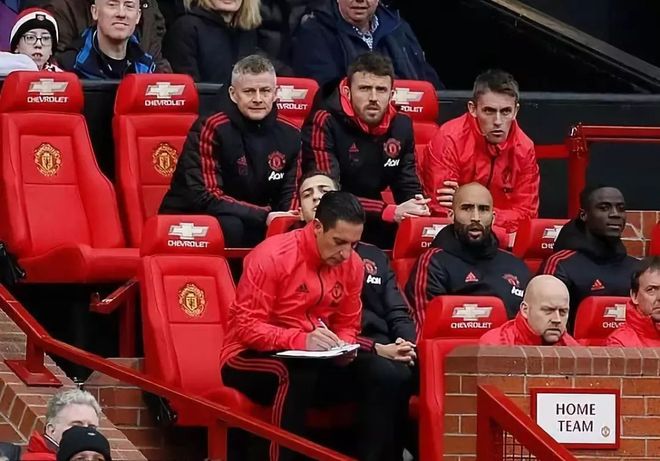 关于战术调整奏效，球队实现客场奇迹的信息