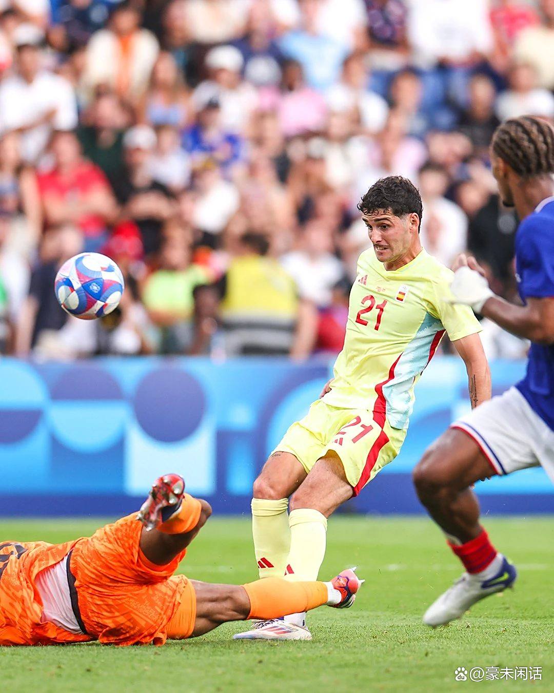 西班牙足球联赛淹没在争议之中的简单介绍