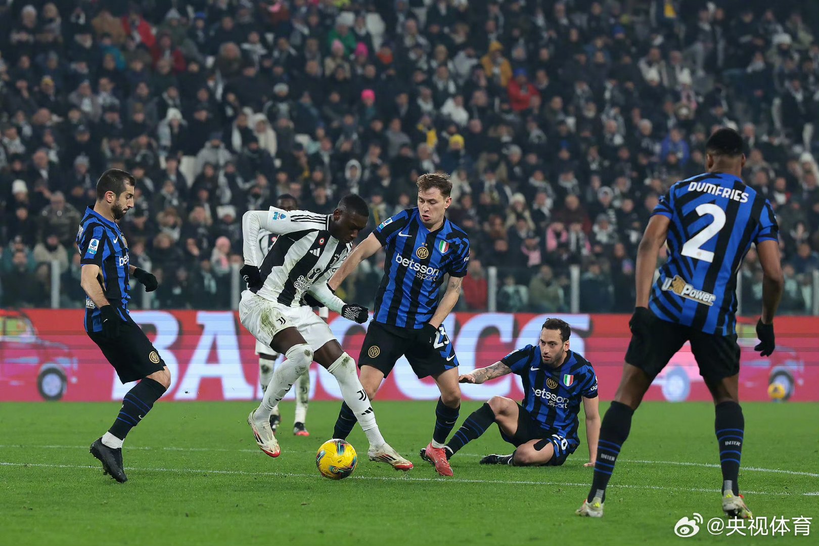 尤文图斯将对阵AC米兰进行争夺的简单介绍