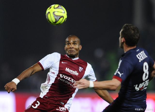 包含圣埃蒂安主场战平梅斯，保持不败的词条