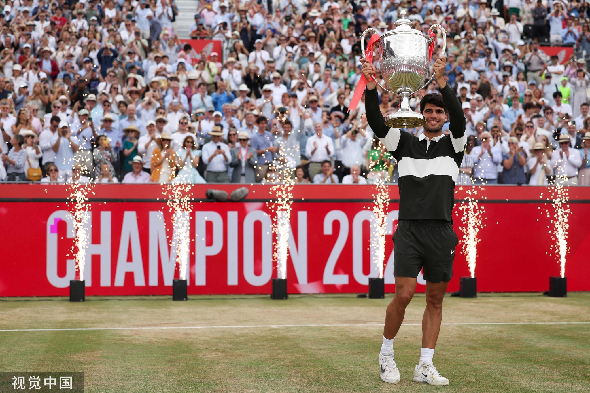 戴维斯杯逆转拉沃尔杯，阿尔卡拉斯点燃赛场的简单介绍