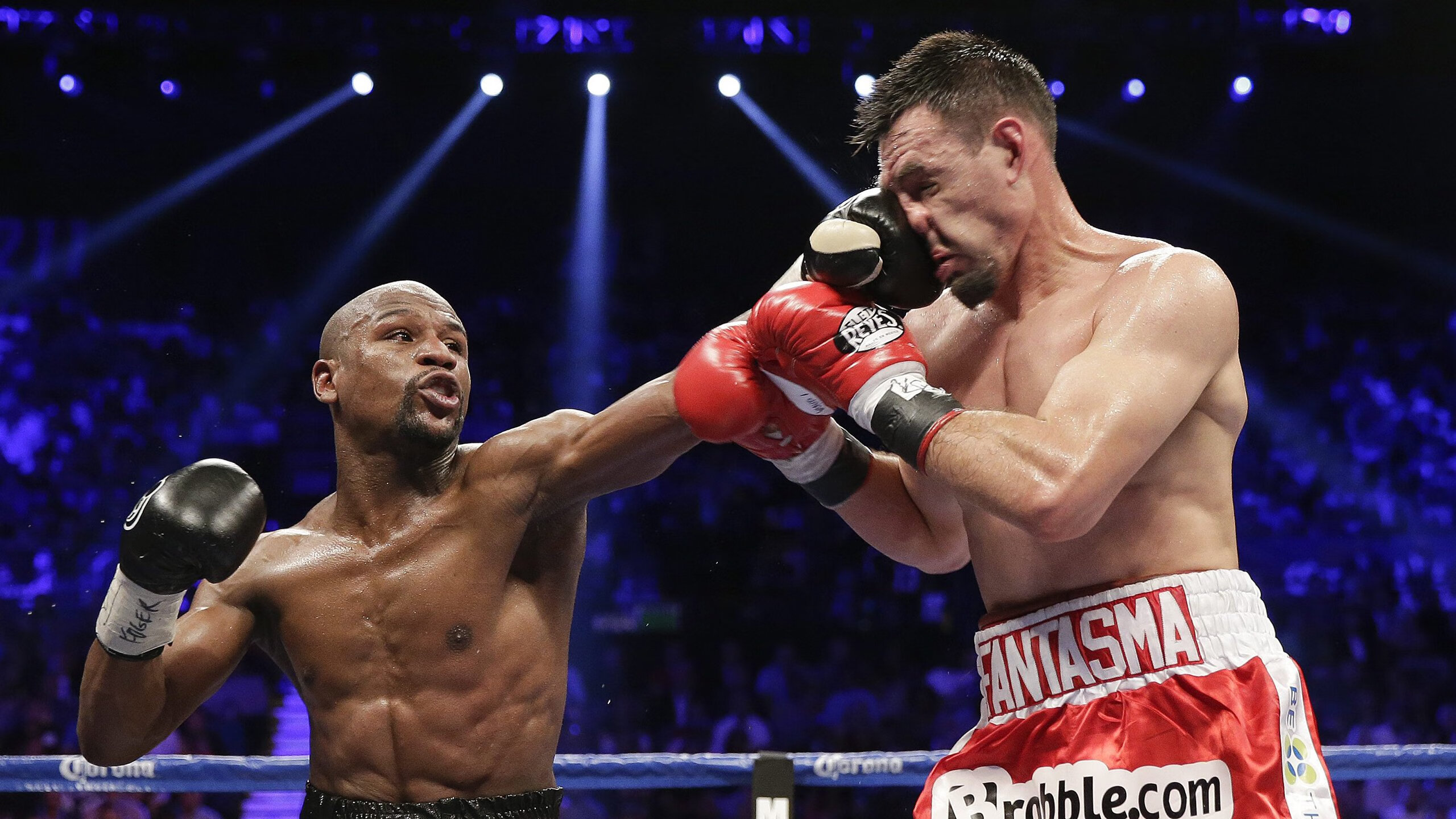 教科书级的胜利，霍勒迪如何在F1年度争冠之夜改写历史