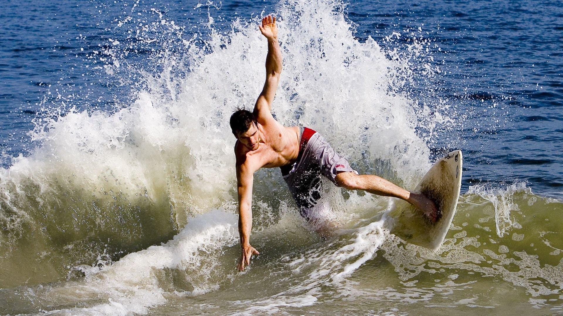 开云体育-年终总决赛鏖战联合杯，兹维列夫惊艳四座，一场技术与意志的完美交响